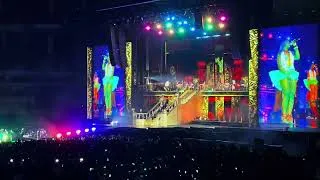 Miniature : Théodora preste au Stade de France de Fally Ipupa 