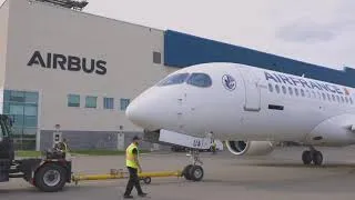 Miniature : Roll-Out du 1er Airbus A220-300 Air France à Montréal
