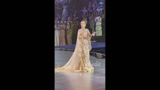 Miniature : CÉLINE DION CHANTE ET SALUE HALLE BERRY, JLO, CAMILA CABELLO & NANCY AJRAM AUX CÔTÉS D’ELIE SAAB 💫