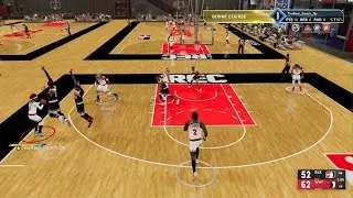 Miniature : NBA 2K22_Feinte Step back conteste Green