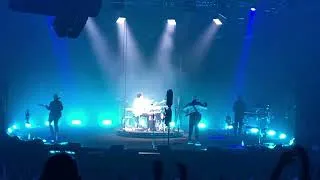 Miniature : @louiseattaqueofficiel - Si l’on marchait jusqu’à demain