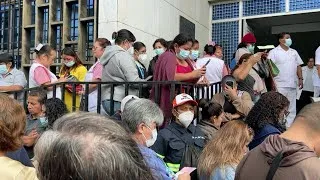 Miniature : IMAGES | Des personnes évacuées d’un immeuble de la capitale du Guatemala après un séisme