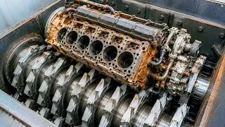 Miniature : Un Gros Broyeur industriel détruisant les Moteurs et motos les plus résistants.'(Machines)