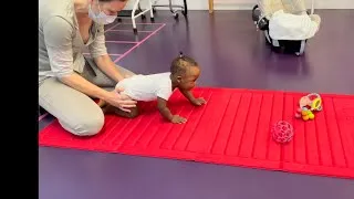 Miniature : Séance kiné d’un bébé porteur de trisomie 21 et évolution psychomotrice