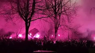 Miniature : Arrivée de l'équipe de Brest au Roudourou, le kop brestois est chaud bouillant