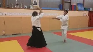 Miniature : Aikido, la pratique des armes, apprendre à entrer dans une attaque.