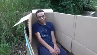 Miniature : 24 HEURES DANS UN CARTON SURVIE AVEC UN ABONNÉ 📦 !