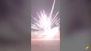 Miniature : DES FEUX D’ARTIFICE NOUS EXPLOSE DESSUS 😱!!