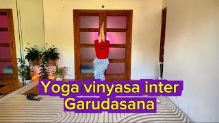 Miniature : Yoga vinyasa intermédiaire - Garudasana 