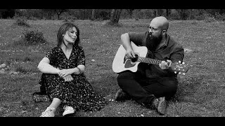 Miniature : Iron Maiden ~ Run to the Hills Cover (Acoustic Version) ~ Anthony & Amandine Nana