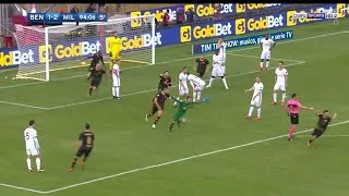 Miniature : La tête du gardien du Benevento contre le Milan