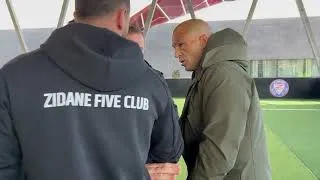 Miniature : Éric Zemmour s’est fait virer d’un terrain de foot appartenant à Zinedine Zidane.