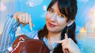Miniature : ASMR • Une amie fouille dans ton sac avec bienveillance 👜❤️ what's in your bag ?