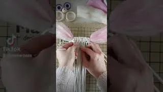 Miniature : Comment faire des noeuds plats alternés en macramé facilement
