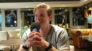 Miniature : Chris Nilsen relève le défi de l'interview en français ! 🇫🇷