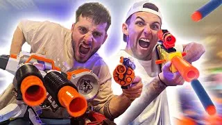 Miniature : COMPETITION DE NERF DANS UN TRAMPOLING PARK ! feat @AntoineS2S (c'est une dinguerie)