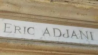 Miniature : Paris, cimetière du Père Lachaise, Éric Adjani. #perelachaise #cemetery 