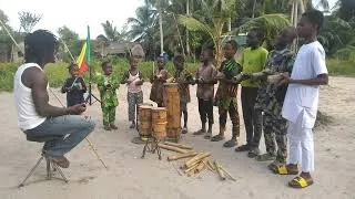 Miniature : Percussive warm-up with my children 