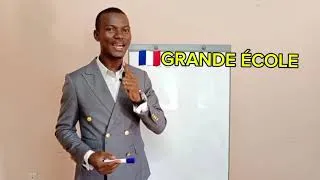 Miniature : 🇺🇸COLLEGE en Anglais est différent de 🇫🇷COLLÈGE en Français.