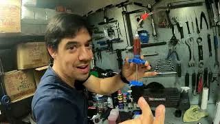 Miniature : Je change les plaquettes de frein et je fais la purge d'un vélo de course LOOK 765