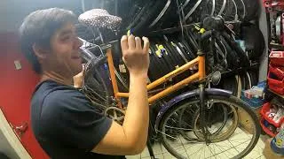 Miniature : Une fin d'après midi réparant des vélos avec ce technicien cycle