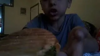 Miniature : je mange un Hamburger