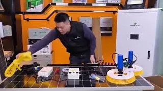 Miniature : Installation d'une machine de nettoyage de panneaux solaires 2