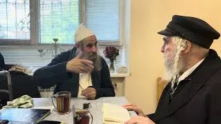 Miniature : avec le Rav Besançon Conte du fils unique, à Ouman