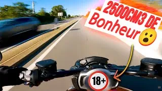 Miniature : Essai Triumph Rocket 3R ! La BÊTE 😱