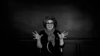 Miniature : Carole Croset : 25 ans aux Guignols de l'Info, puis la marionnette en milieu rural