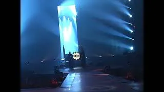 Miniature : Mylène Farmer - Avant que l'ombre... À Bercy - 28.01.2006 - Intro & Peut-être toi
