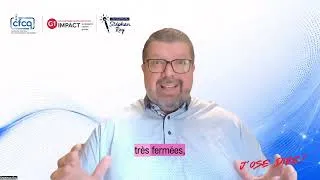 Miniature : Un introverti paralysé par la timidité. Aujourd’hui il coache des leaders. Son histoire.