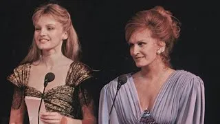 Miniature : Dalida & Arielle Dombasle - cérémonie des oscars 1987 ( 7 mars 1987 ) 