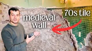Miniature : Breaking through 8 inches of SOLID CONCRETE to uncover these MEDIEVAL WALLS