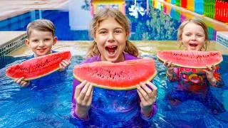 Miniature : La piscine se transforme en parc aquatique géant!