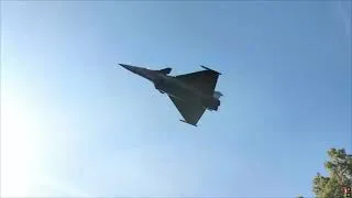 Miniature : RAFALE FIGHTER JET (French Air & Space Force) — Crazy high-speed, very low-altitude pass!