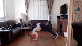 Miniature : Musculation sans matériel épaules - Pike push up - coach sportif landes