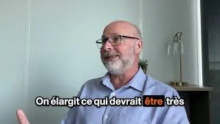 Miniature : Huit personnes autour de la table. Pour valider une couleur de logo.