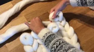 Miniature : Hand-knit XXL delights with 100% merino Super Comfy wool