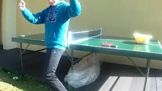 Miniature : Nouveau entrainement de ping pong avec 2 roulots de scotch.