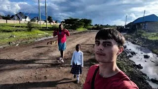 Miniature : Je VIS chez des locaux en Tanzanie à 19 ans ! (ma vraie vie ici)