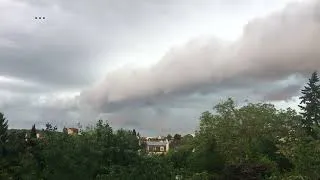 Miniature : Orage supercellulaire avec arcus et mamatus