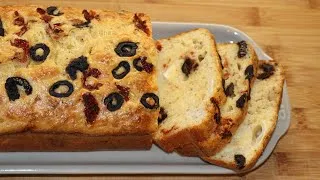 Miniature : Cake salé aux olives noires, tomates séchées et fromage de chèvre