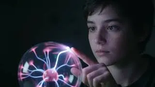 Miniature : Comment fonctionne une boule à plasma ?