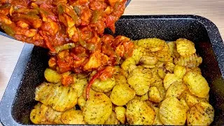 Miniature : Verser simplement le poulet sur les pommes de terre❗❗Incroyablement délicieux et facile