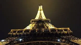 Miniature : David Saroni France : La Tour Eiffel Illuminée - Un Spectacle Nocturne à Paris