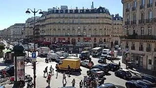 Miniature : David Saroni France : Au Cœur des Rues Animées de Paris, capitale de France