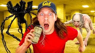 Miniature : ESCAPE THE BACKROOMS : NE JOUEZ JAMAIS SEUL À CE JEU ! 😱🚫