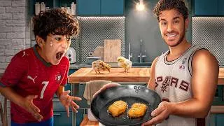 Miniature : ON PRANK NOTRE PETIT FRÈRE EN LUI FAISANT CROIRE QU'ON CUIT SON NOUVEAU POUSSIN.. 😂