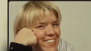 Miniature : Mimie Mathy à 68 ans : elle brise le silence sur ses graves problèmes de santé en larmes